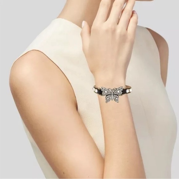 Gucci Leather & Crystal Butterfly Bracelet with Buckle Closure - Picture 11 of 11